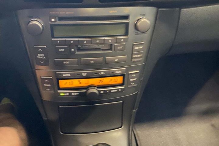 undefined Toyota Avensis fra 2004