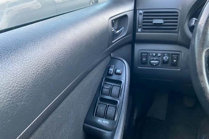 undefined Toyota Avensis fra 2004