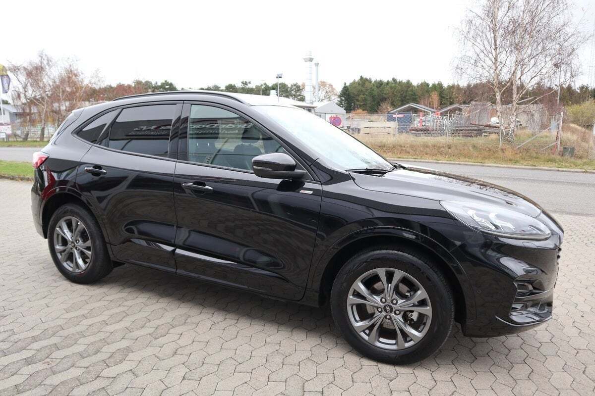 Ford Kuga 2,5 PHEV ST-Line X CVT
