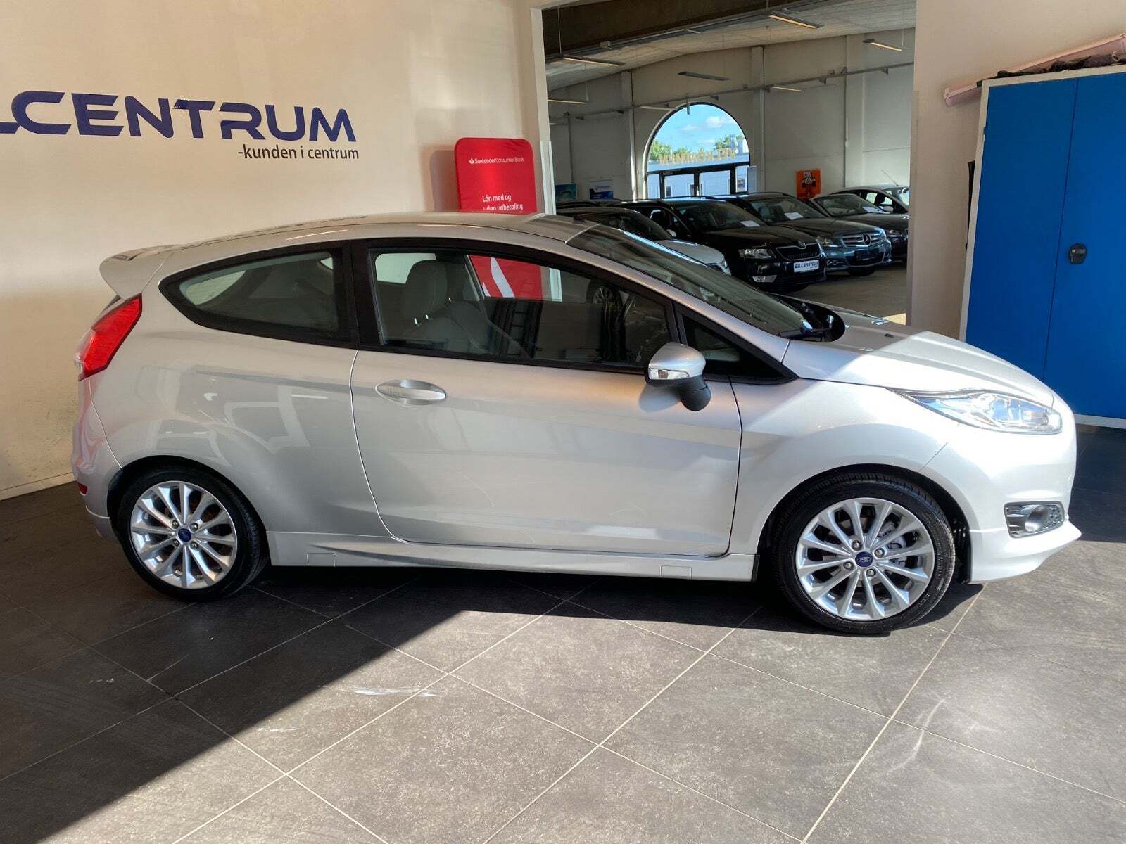 Sølv Ford Fiesta fra 2014