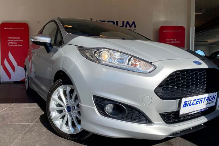 Sølv Ford Fiesta fra 2014
