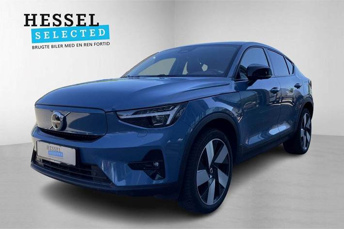 Blå Volvo C40 fra 2024 set udefra