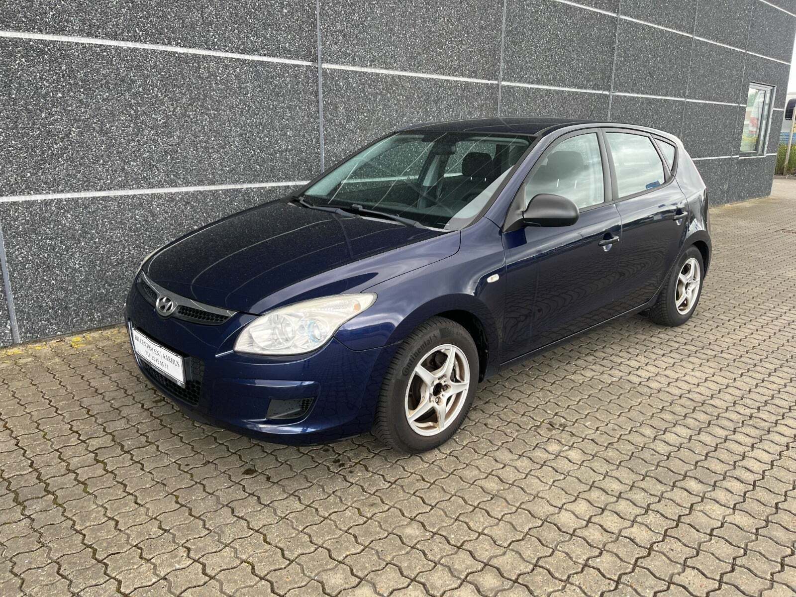 Blå Hyundai i30 fra 2007