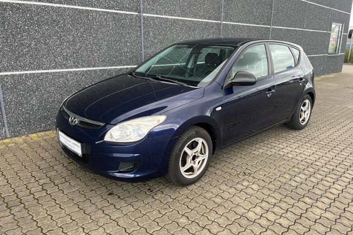 Blå Hyundai i30 fra 2007