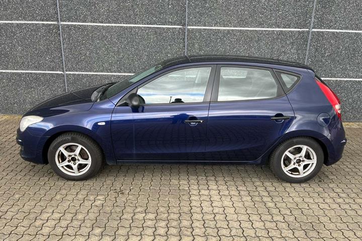Blå Hyundai i30 fra 2007