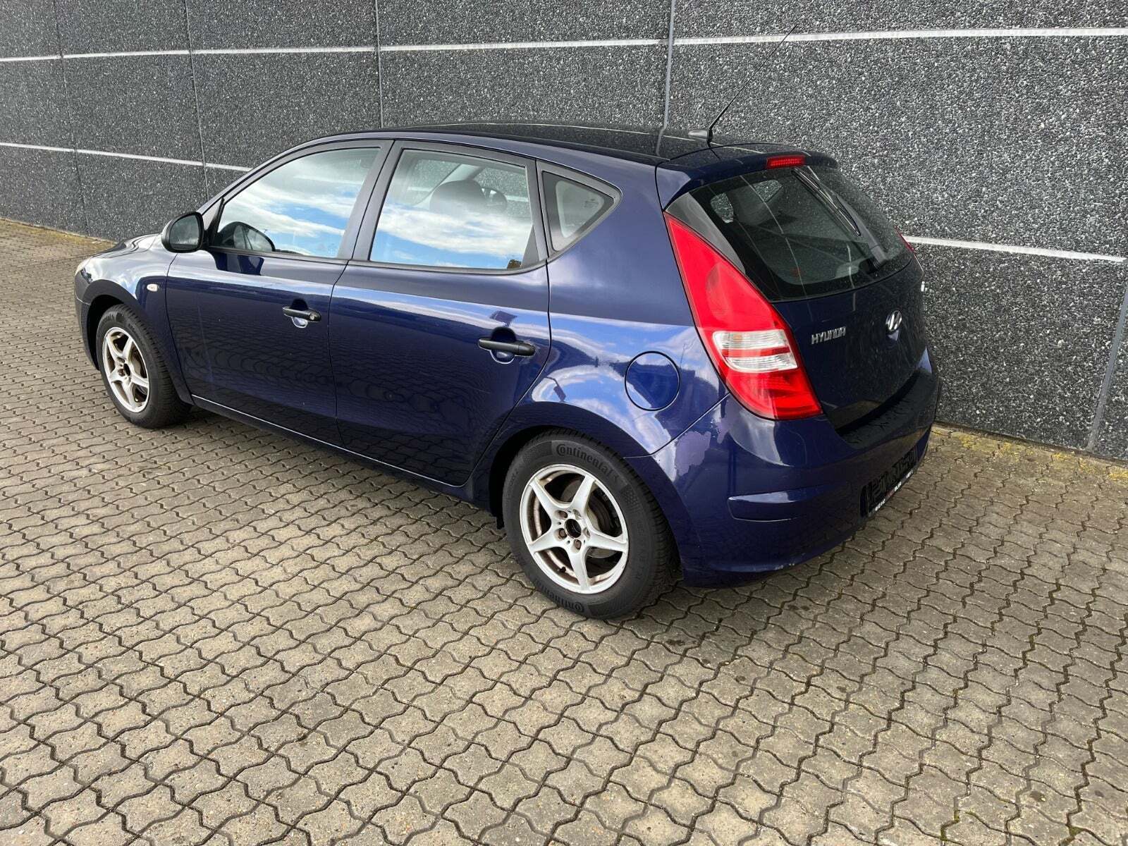 Blå Hyundai i30 fra 2007