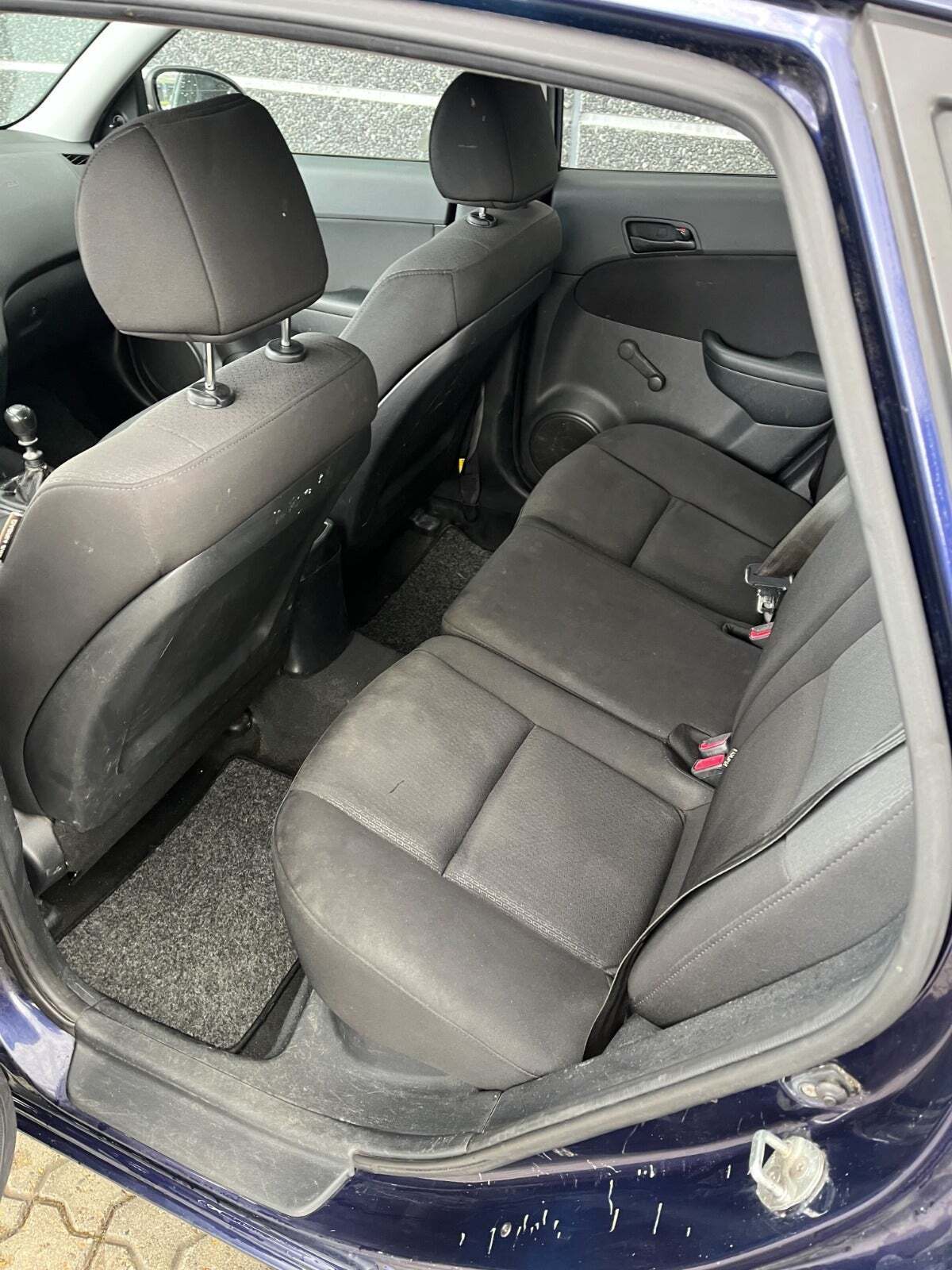 Blå Hyundai i30 fra 2007