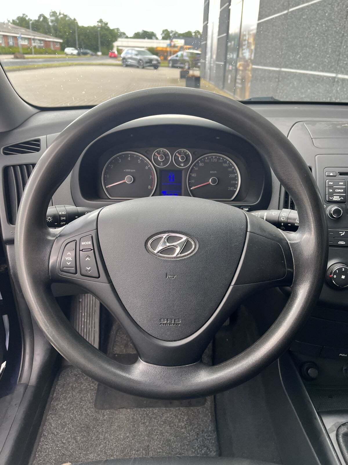 Blå Hyundai i30 fra 2007