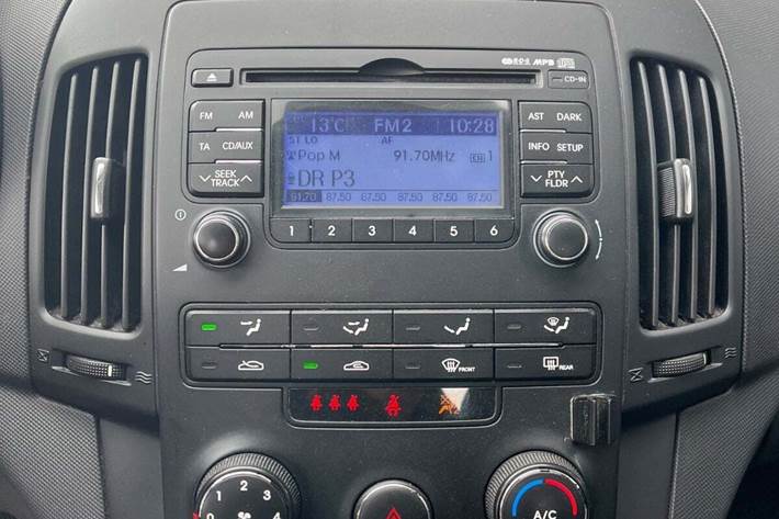 Blå Hyundai i30 fra 2007