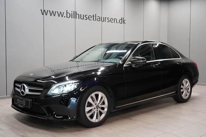Sort Mercedes C220 d fra 2018 set udefra