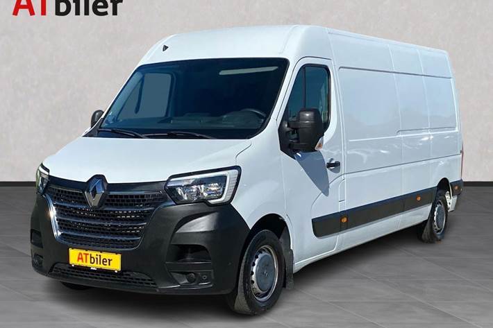 Hvid Renault Master fra 2022 set udefra