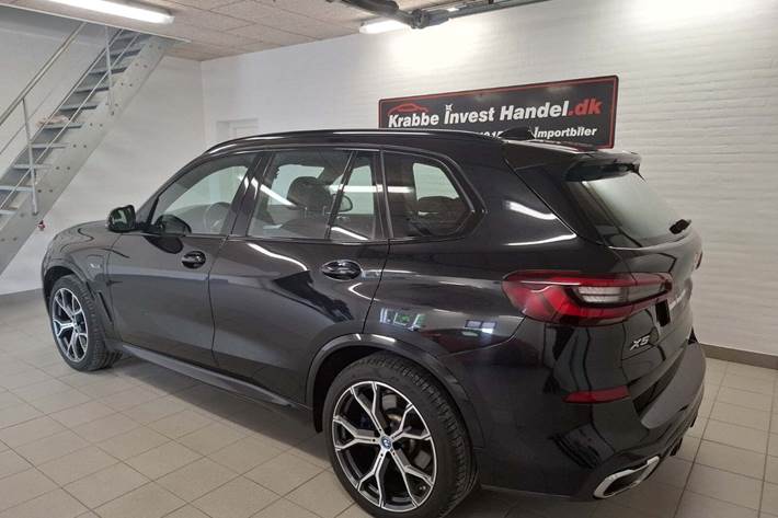 Sort BMW X5 fra 2022