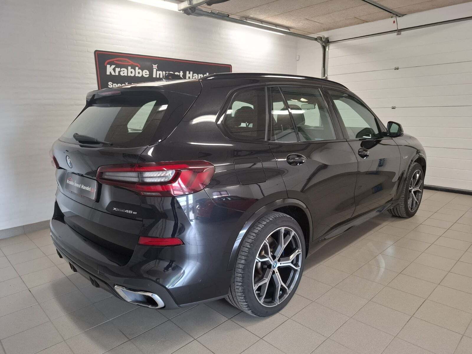 Sort BMW X5 fra 2022