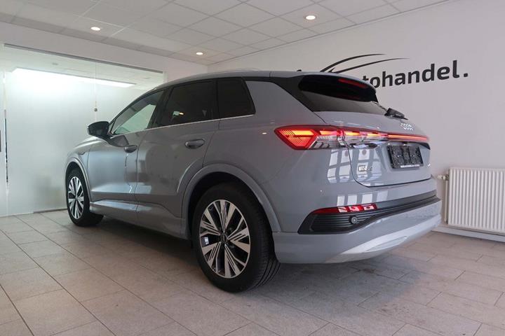 Grå Audi Q4 e-tron fra 2022
