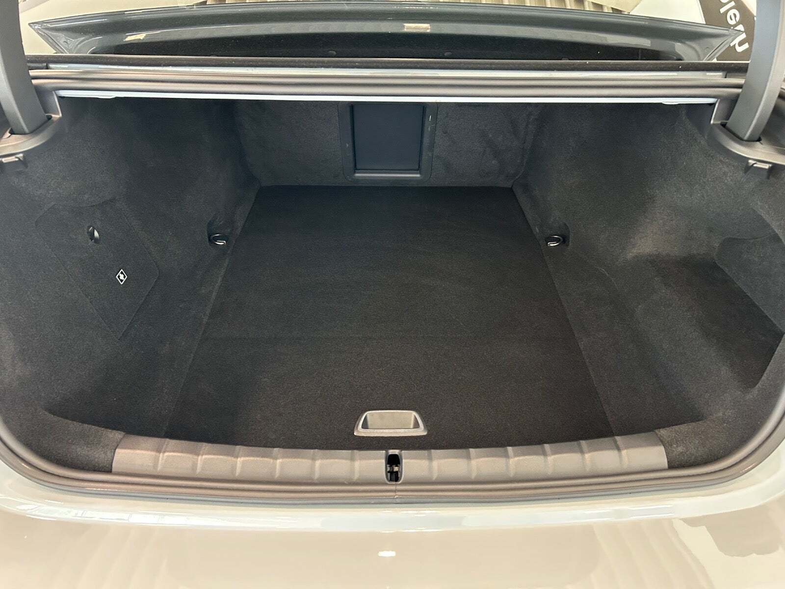 Grå BMW i7 fra 2023