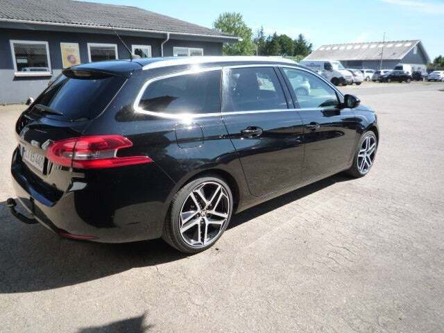 Sort Peugeot 308 fra 2019