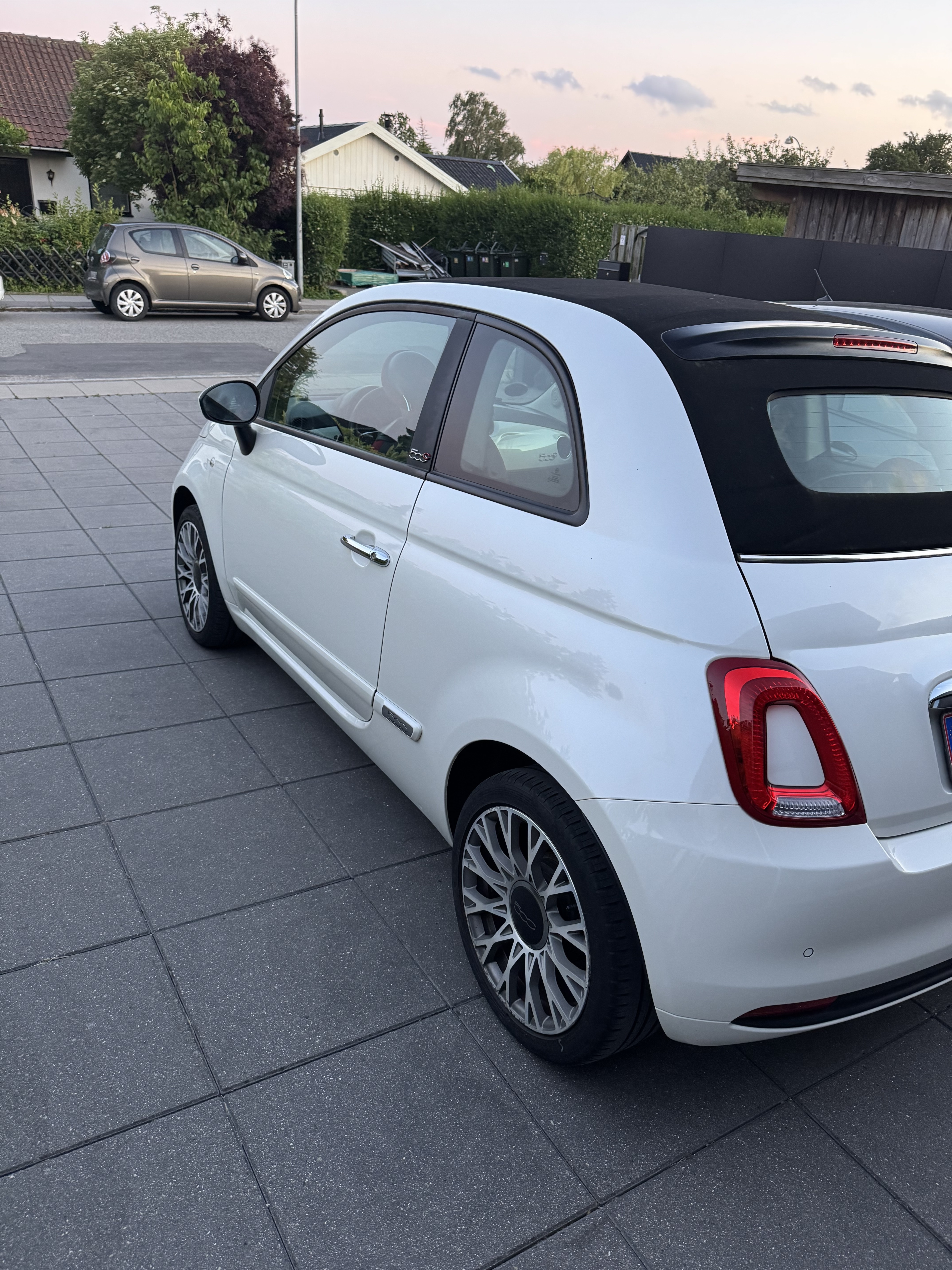 Hvid Fiat 500C fra 2016