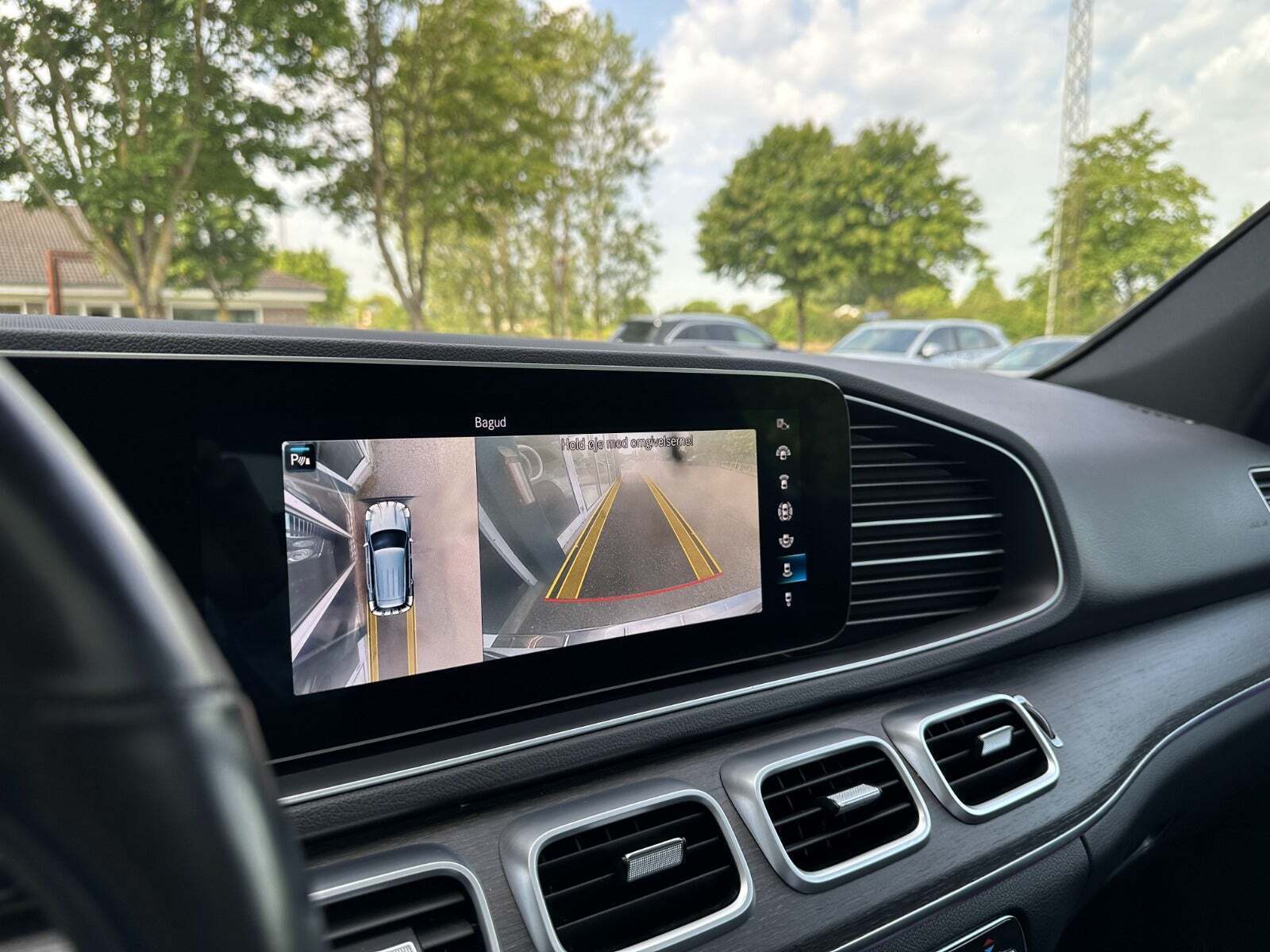 Hvid Mercedes GLE300 d fra 2020