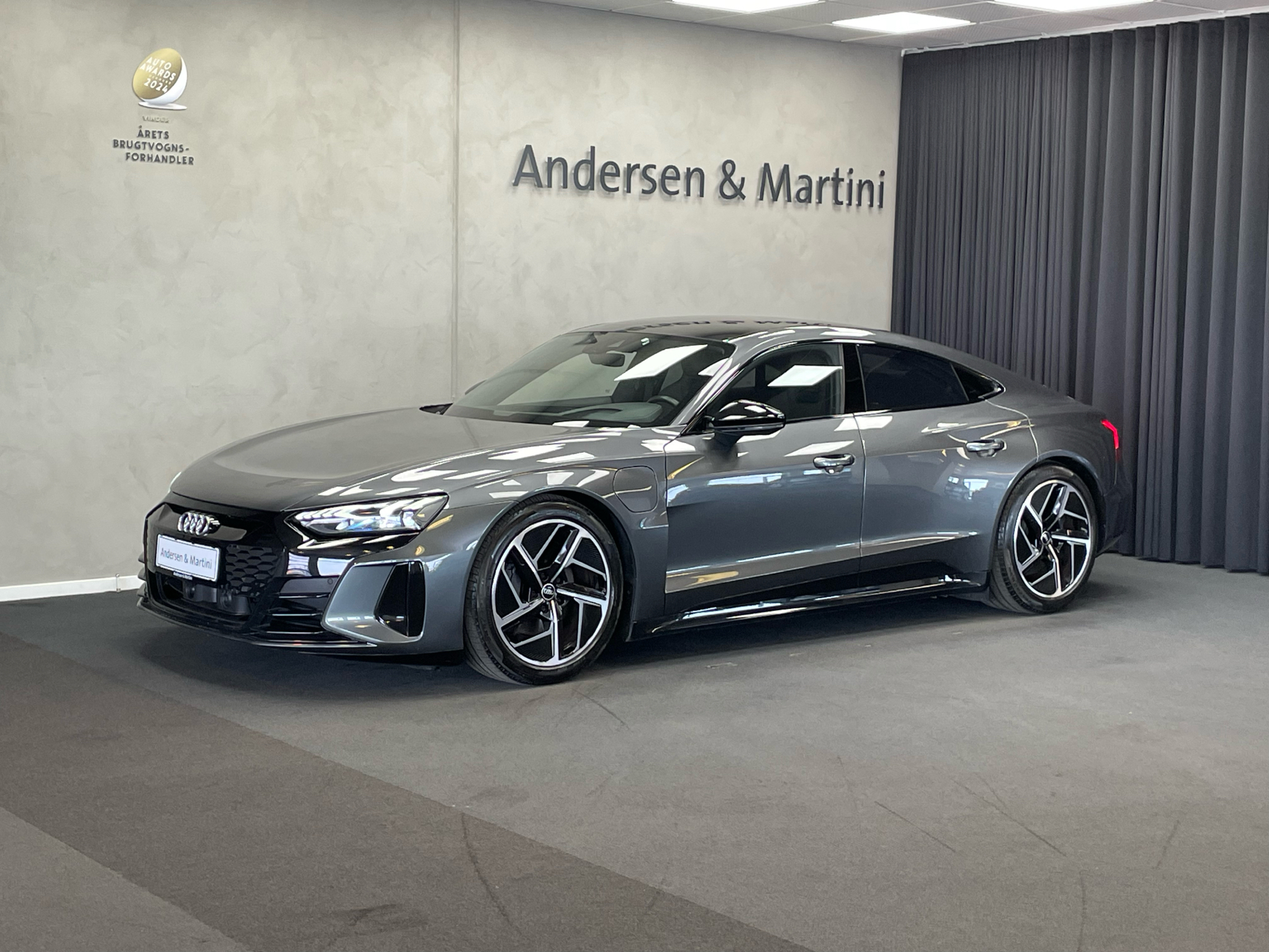 Grå Audi e-tron GT fra 2022