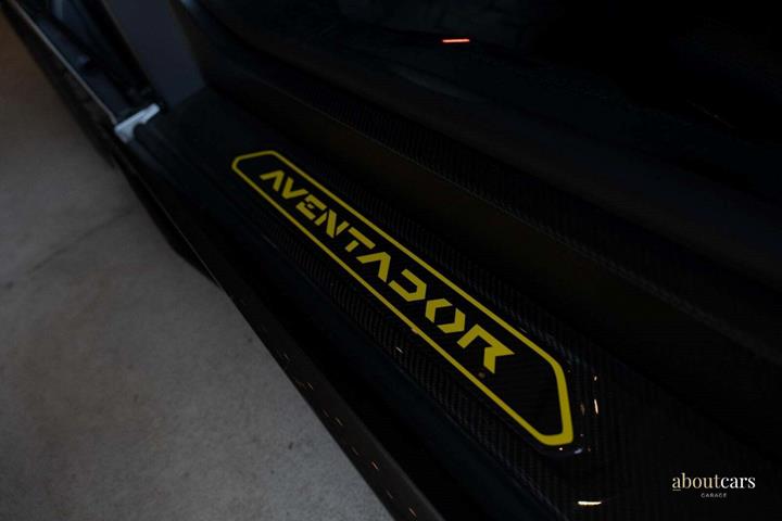 undefined Lamborghini Aventador fra 2021