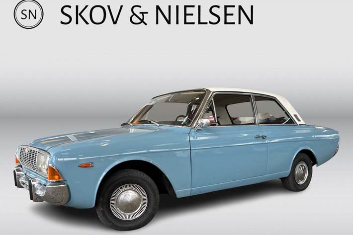 Blå Ford Taunus fra 1968 set udefra