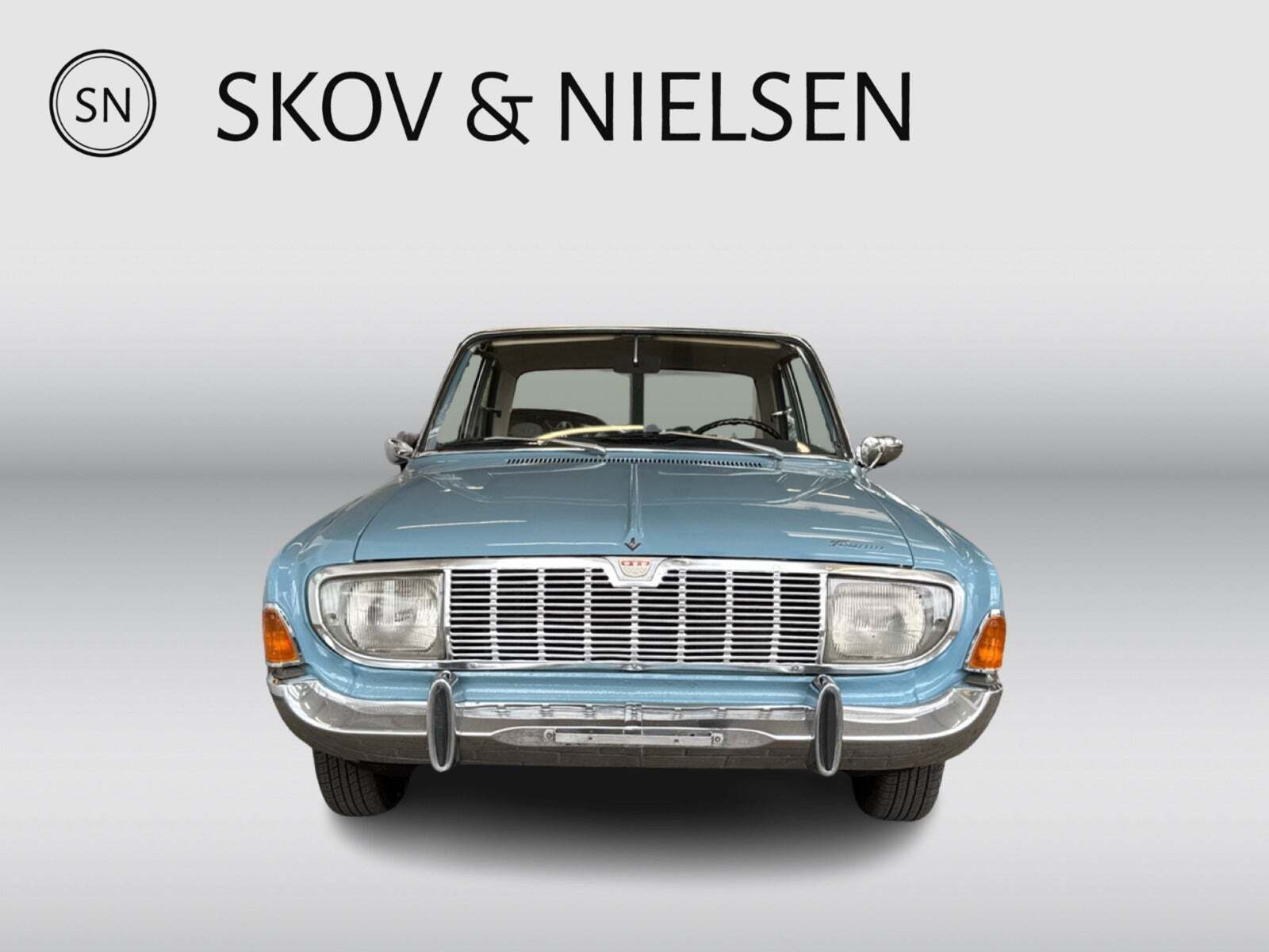 Blå Ford Taunus fra 1968 set udefra