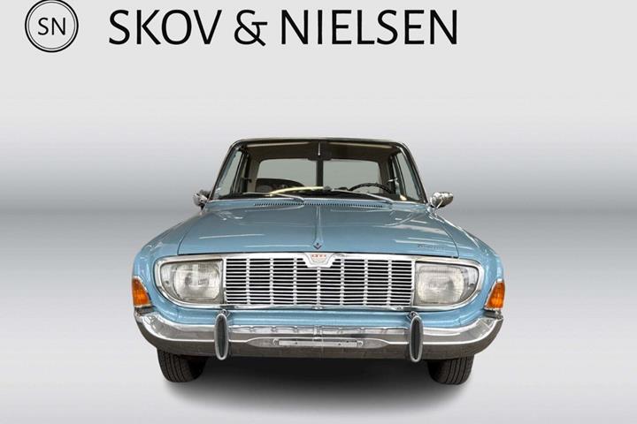 Blå Ford Taunus fra 1968 set udefra