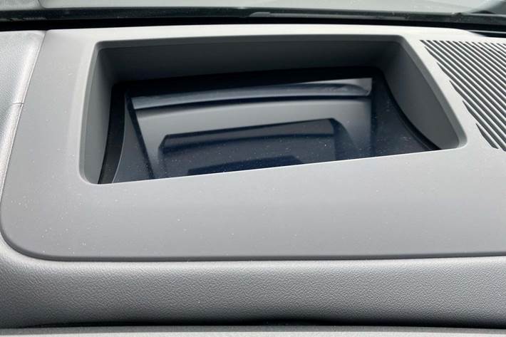 Blå BMW i5 fra 2024