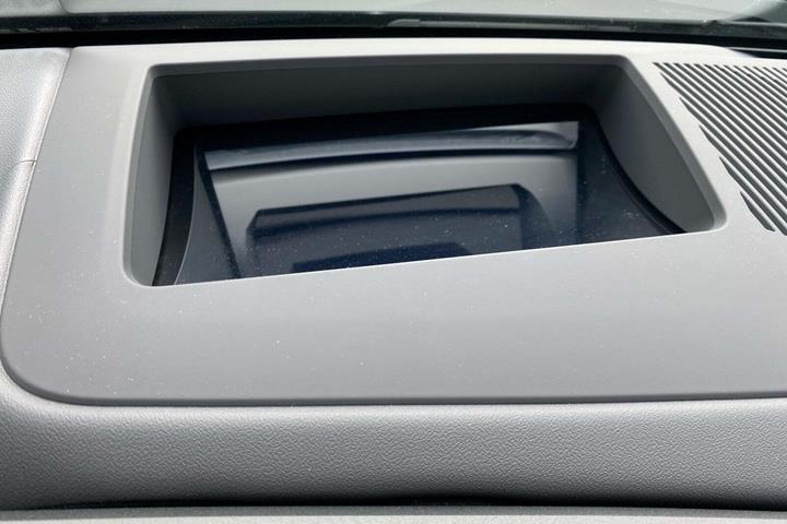 Blå BMW i5 fra 2024