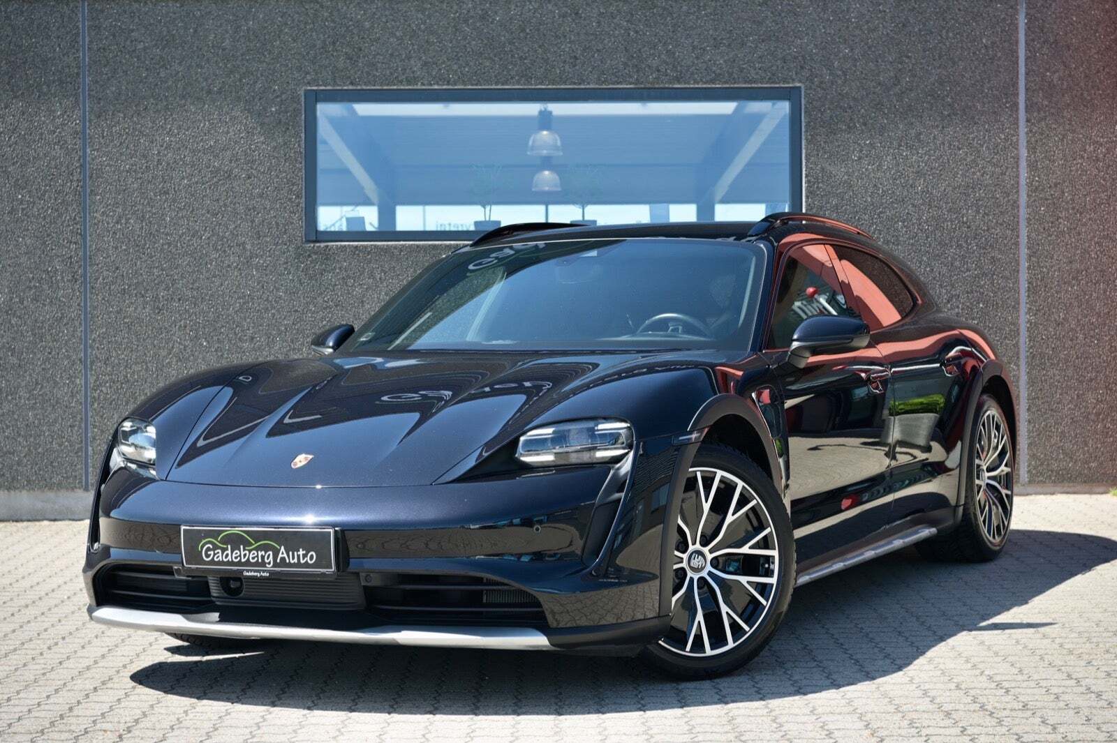 Porsche Taycan 4 Performance+ Cross Turismo