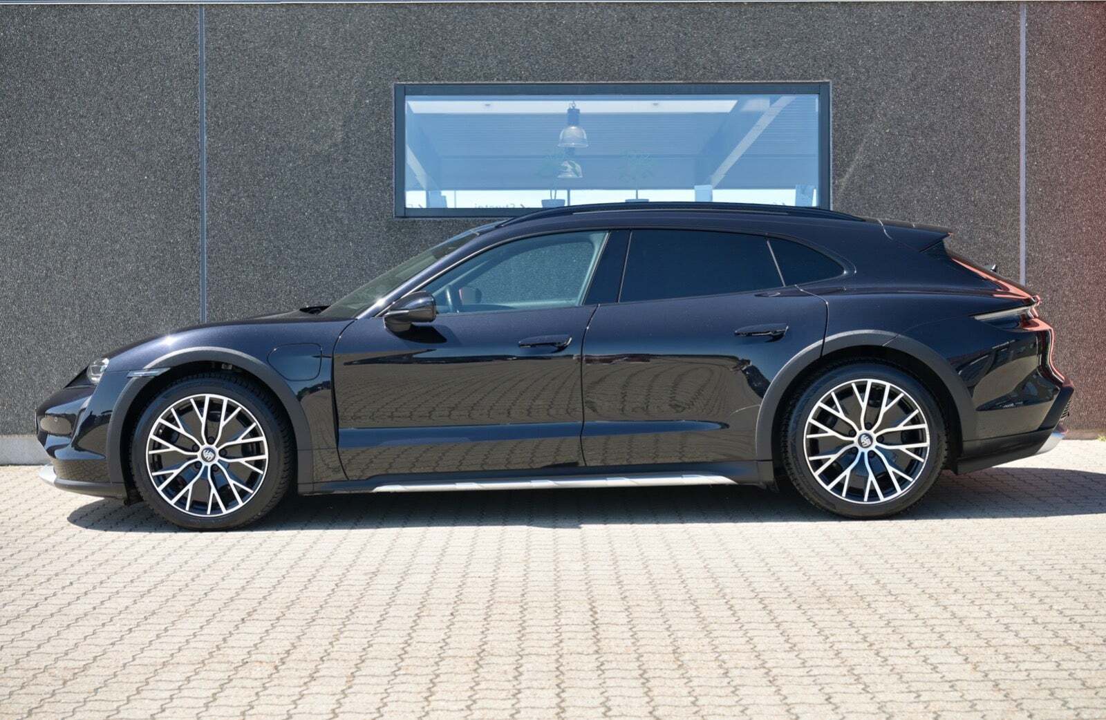 Porsche Taycan 4 Performance+ Cross Turismo