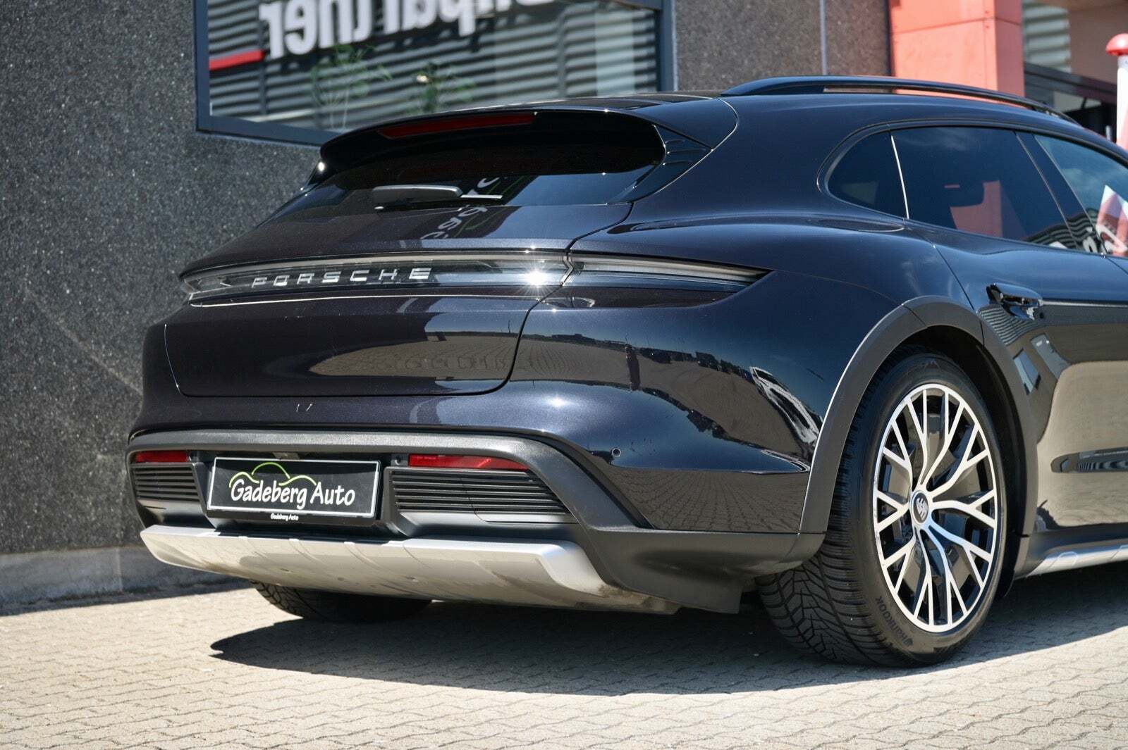 Porsche Taycan 4 Performance+ Cross Turismo