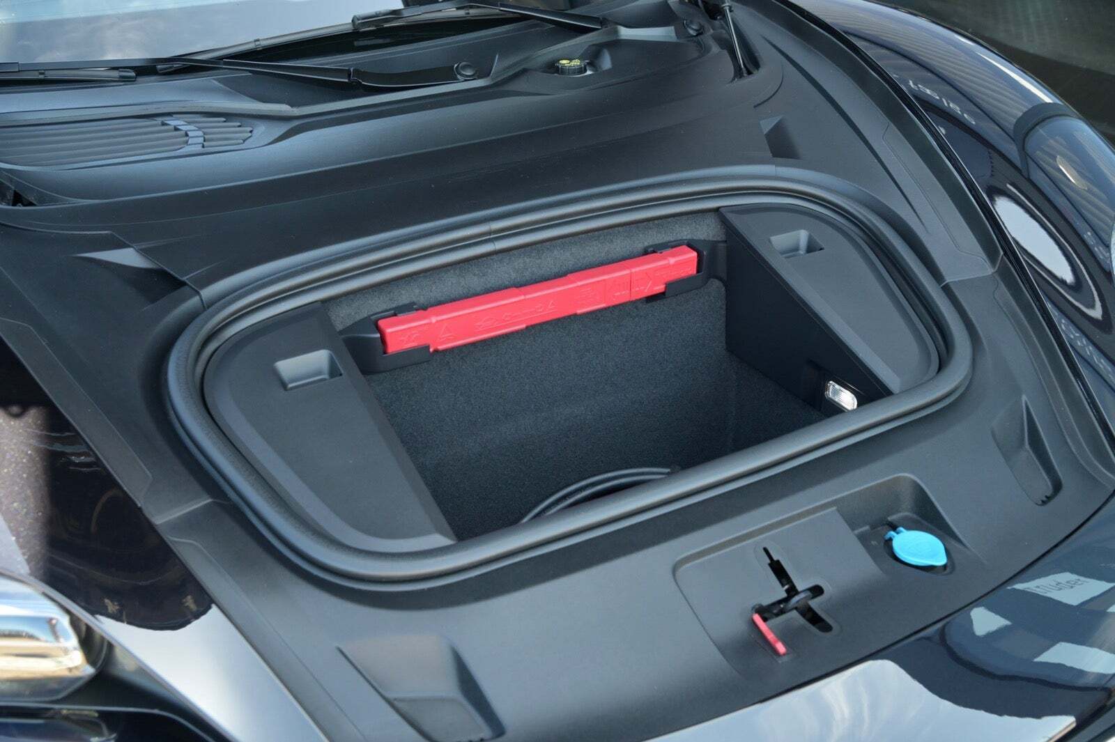 Sort Porsche Taycan 4 fra 2022