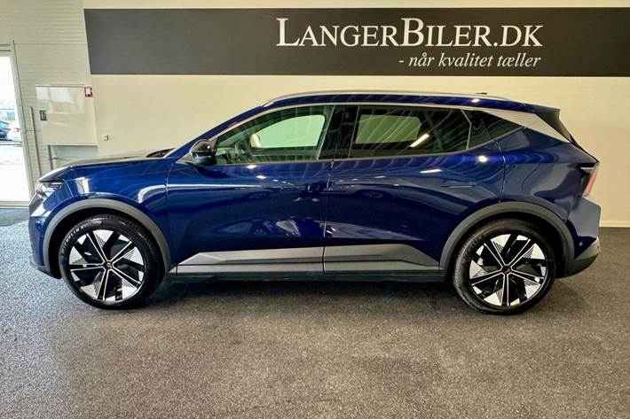 Blå Renault Scenic E-Tech fra 2025