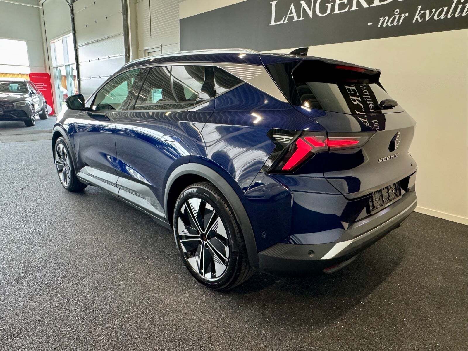 Blå Renault Scenic E-Tech fra 2025