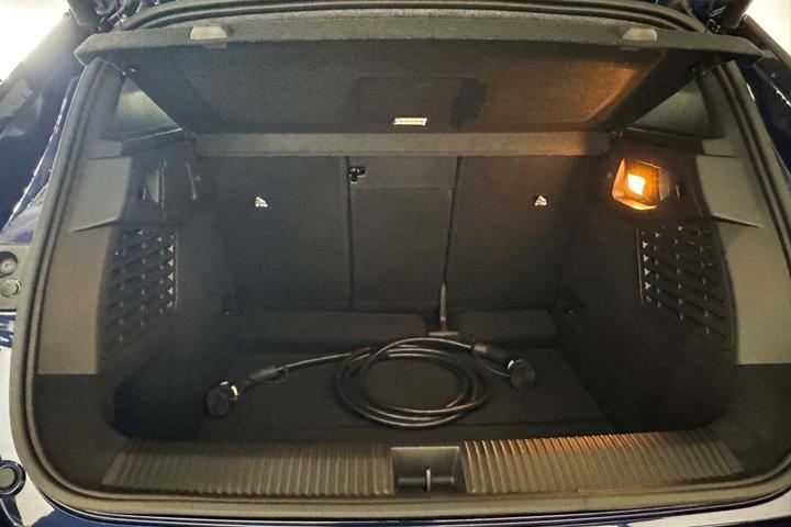 Blå Renault Scenic E-Tech fra 2025