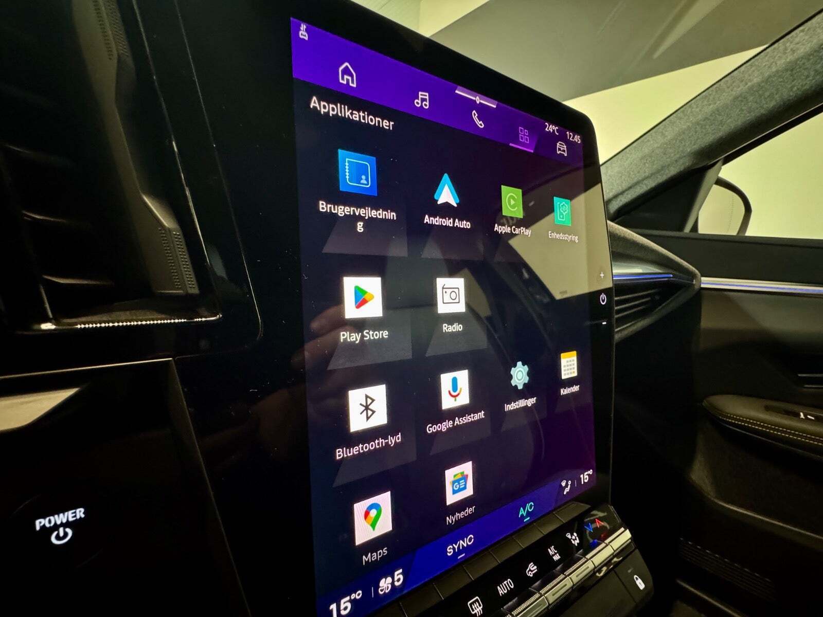 Blå Renault Scenic E-Tech fra 2025