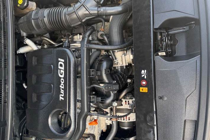 Grå Kia Stonic fra 2020