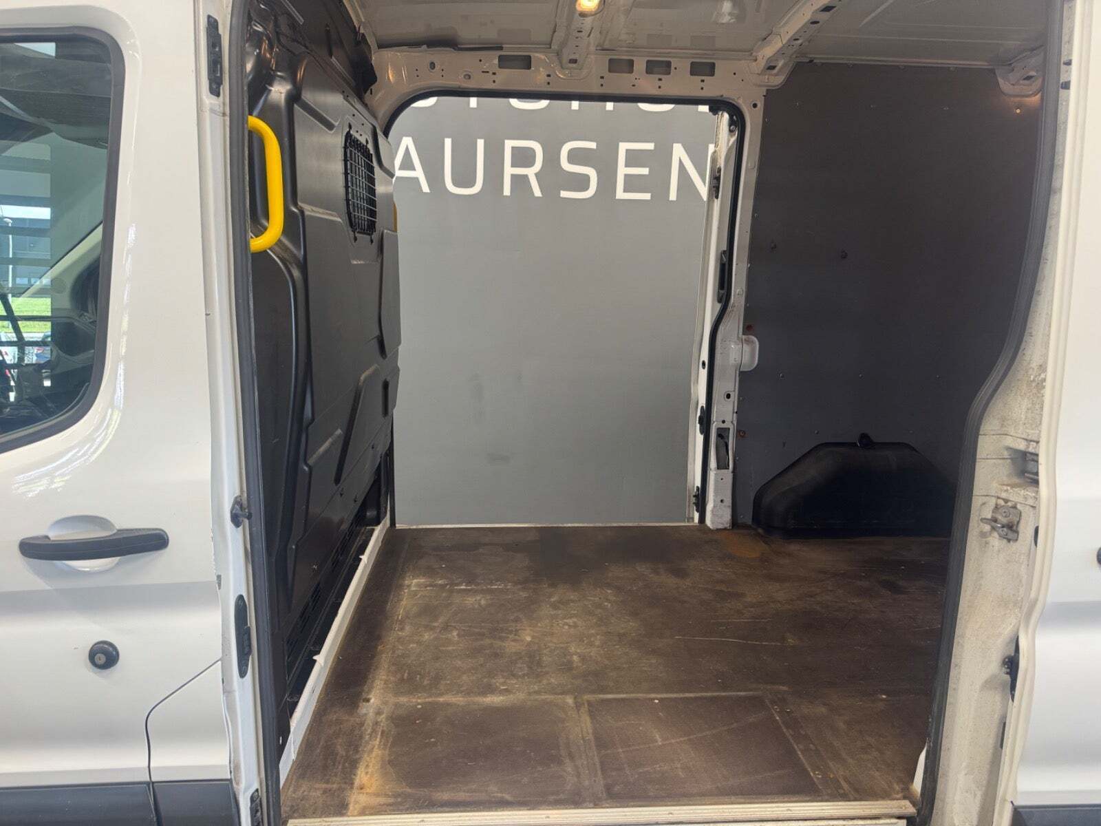 Ford Transit 350 L2 Van 2,0 TDCi 130 Trend aut. H2 FWD