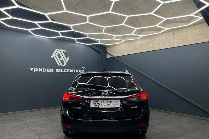 Sort Mazda 6 fra 2016
