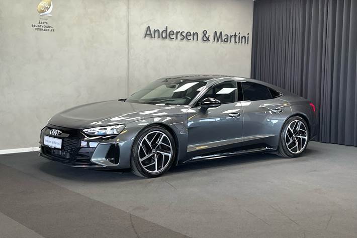 Grå Audi e-tron GT fra 2022