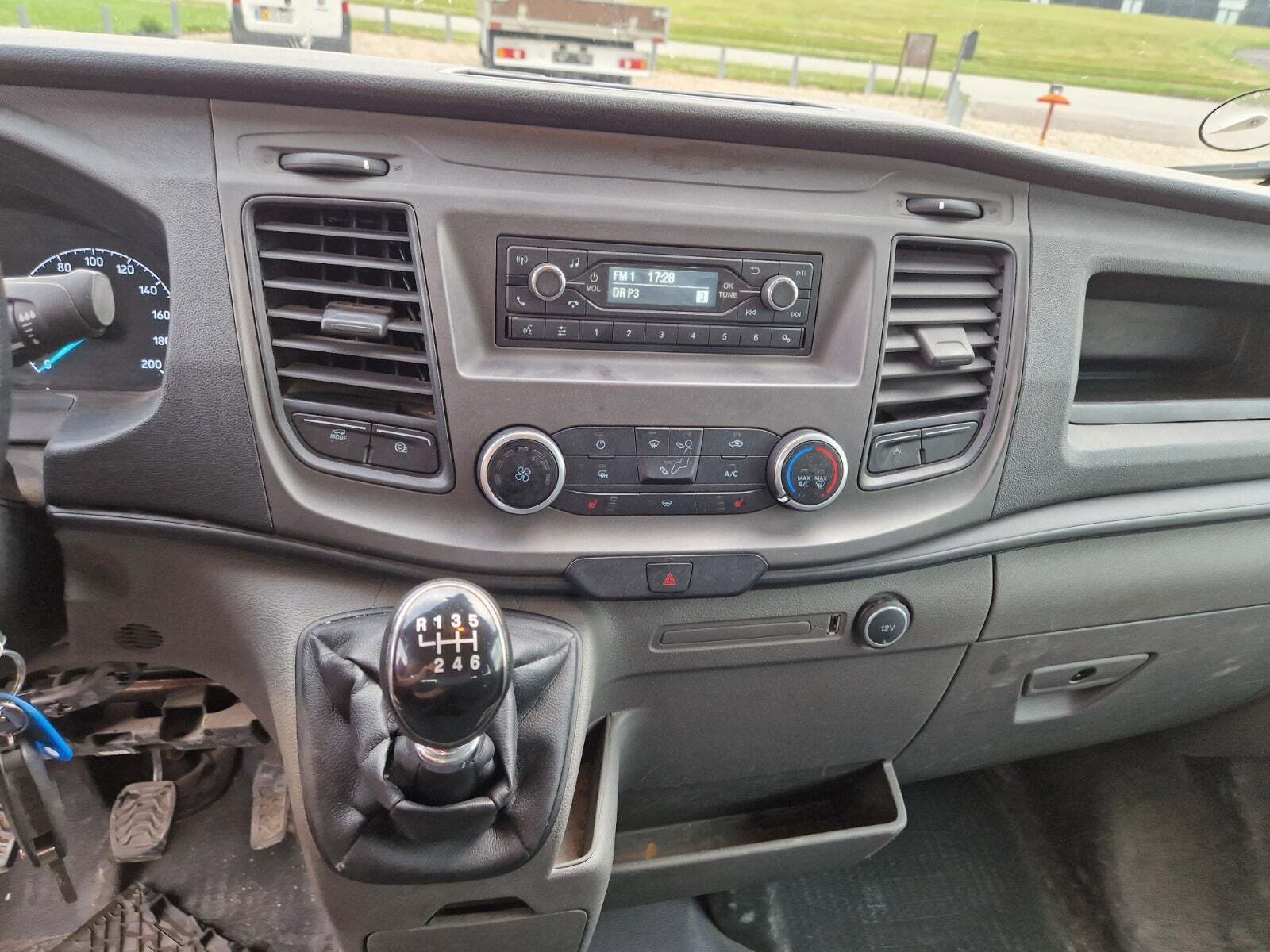 undefined Ford Transit 350 L3 Chassis fra 2020 set indefra