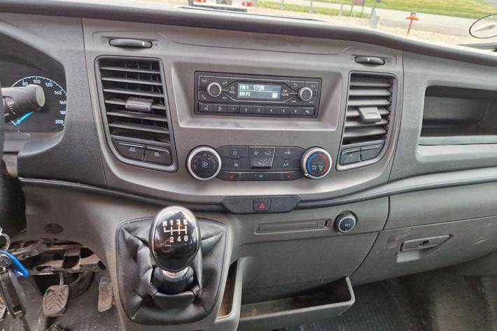 undefined Ford Transit 350 L3 Chassis fra 2020 set indefra