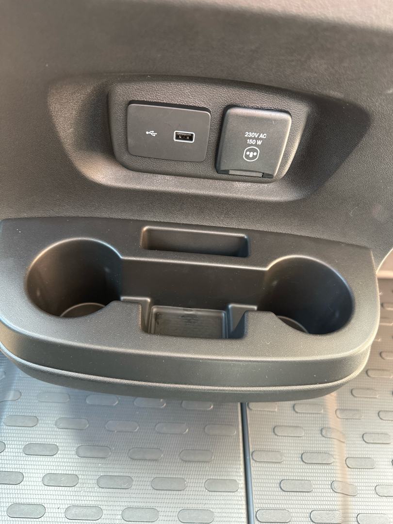 Beige Fiat E-Ducato fra 2025