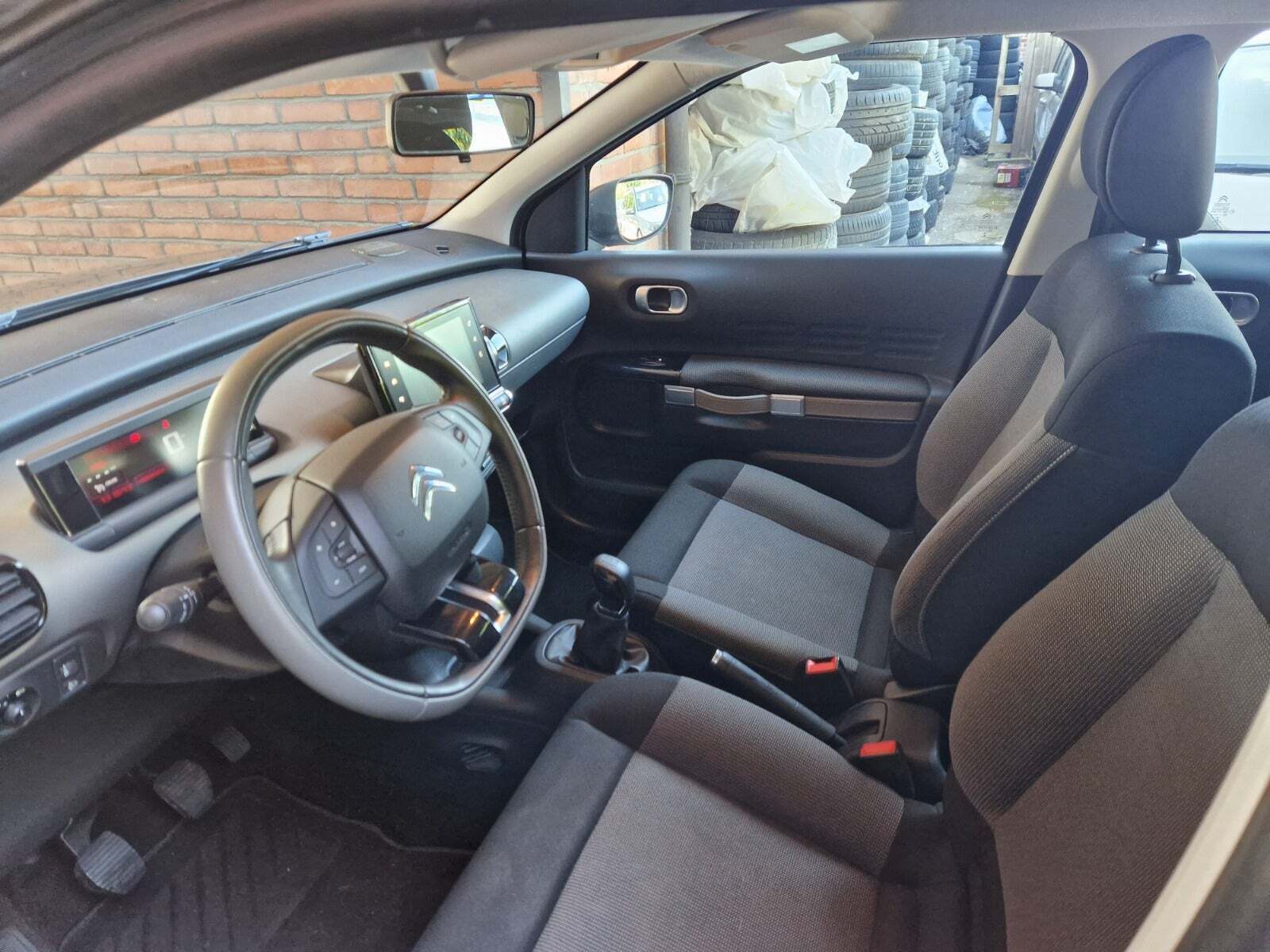 Grå Citroën C4 Cactus fra 2015