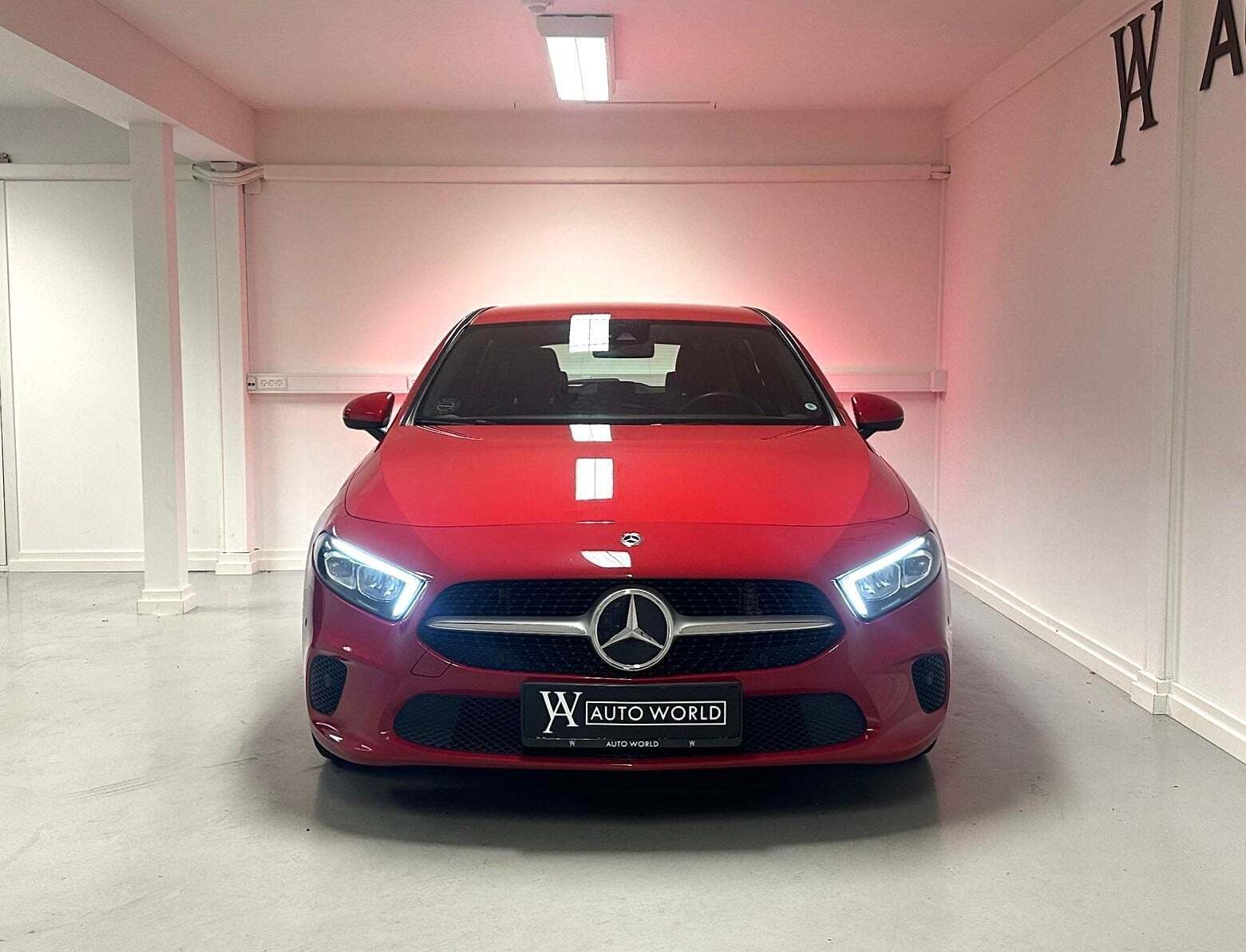 Rød Mercedes A200 fra 2019
