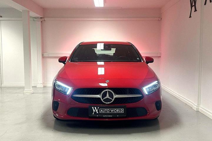 Rød Mercedes A200 fra 2019