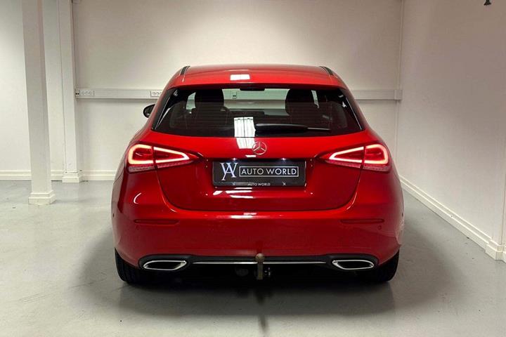 Rød Mercedes A200 fra 2019