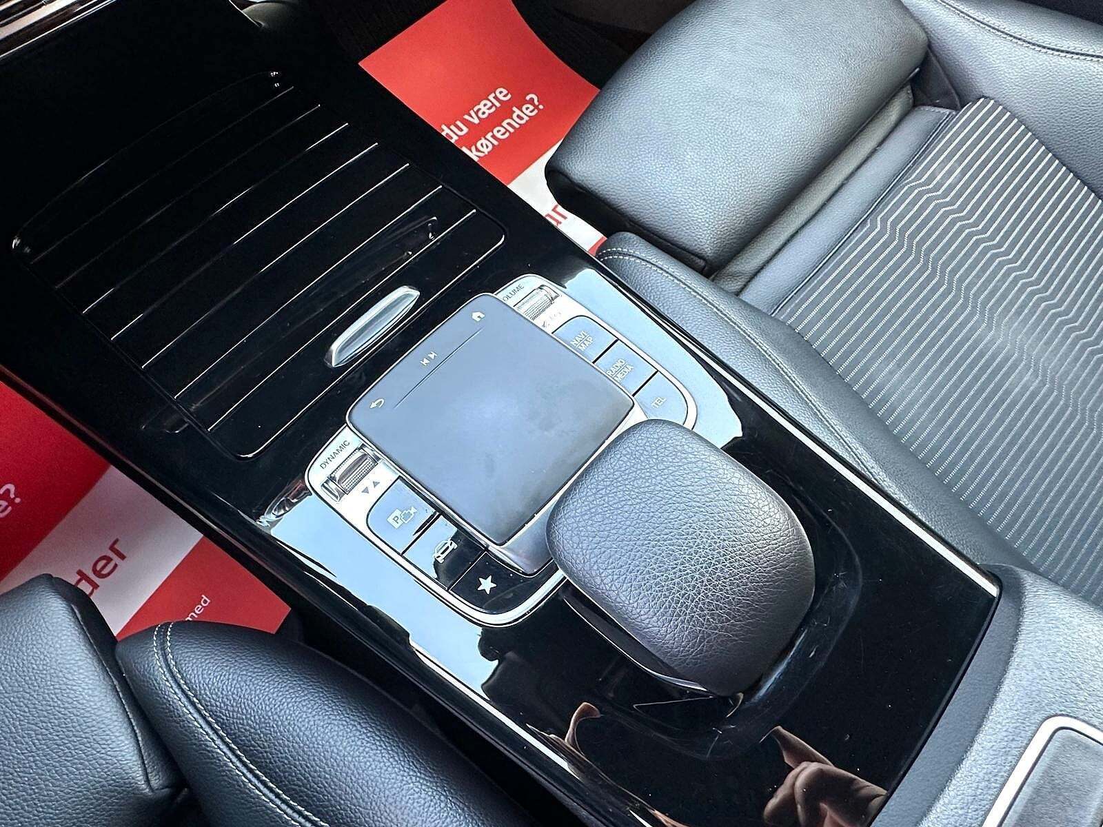 Rød Mercedes A200 fra 2019