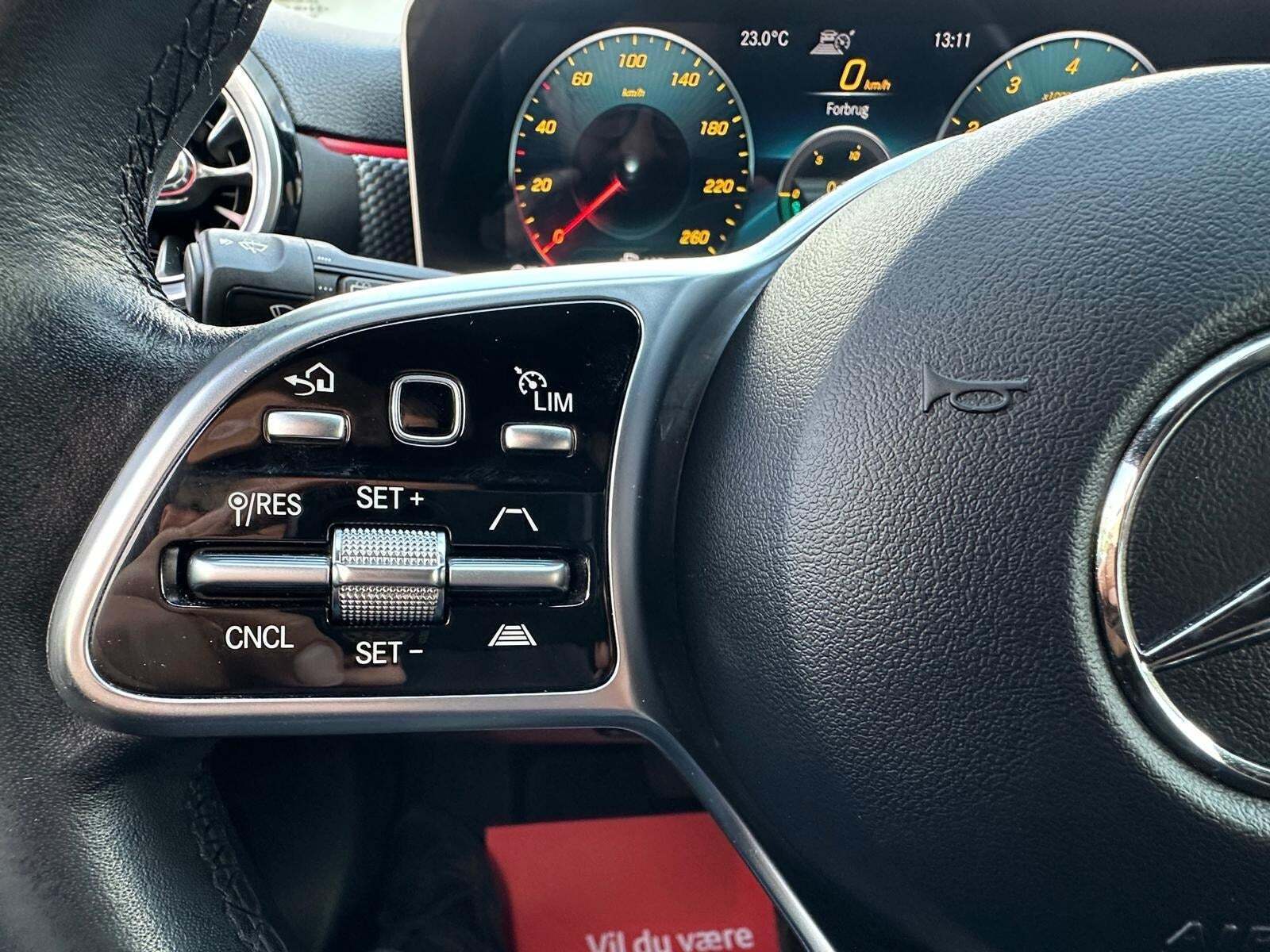 Rød Mercedes A200 fra 2019